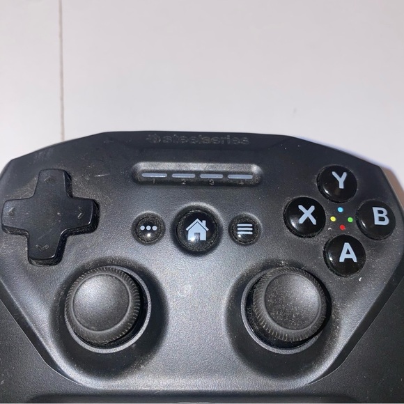 SteelSeries Nimbus+ Wireless Bluetooth Apple Gaming Controller GC-00007 - Tested - Picture 5 of 6